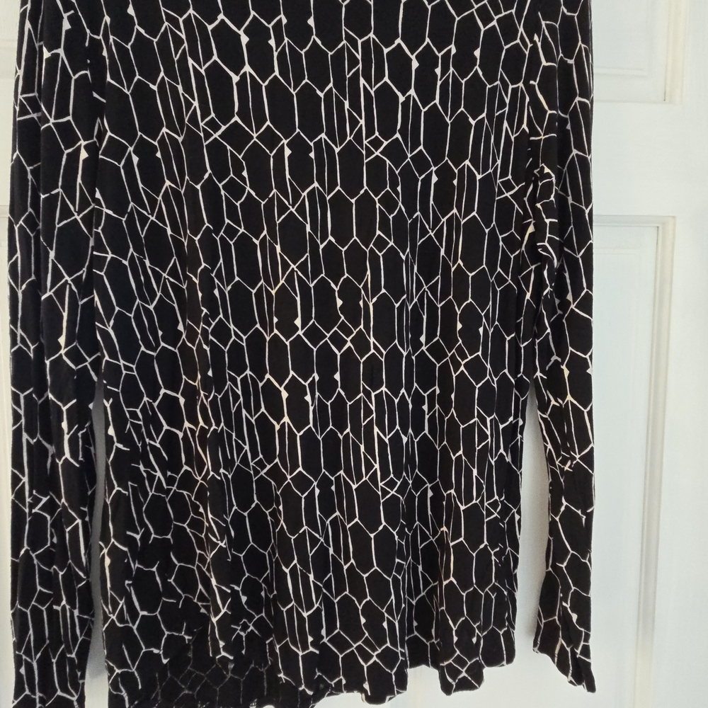 Apt. 9 Black and White Geometric Long Sleeve Top